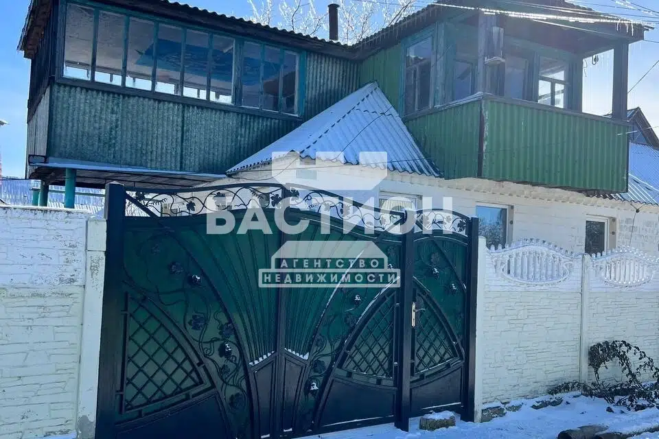 Продаётся 2-этажный дом, 122 м²