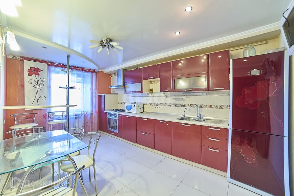 Продаётся 3-комнатная квартира, 97.6 м²