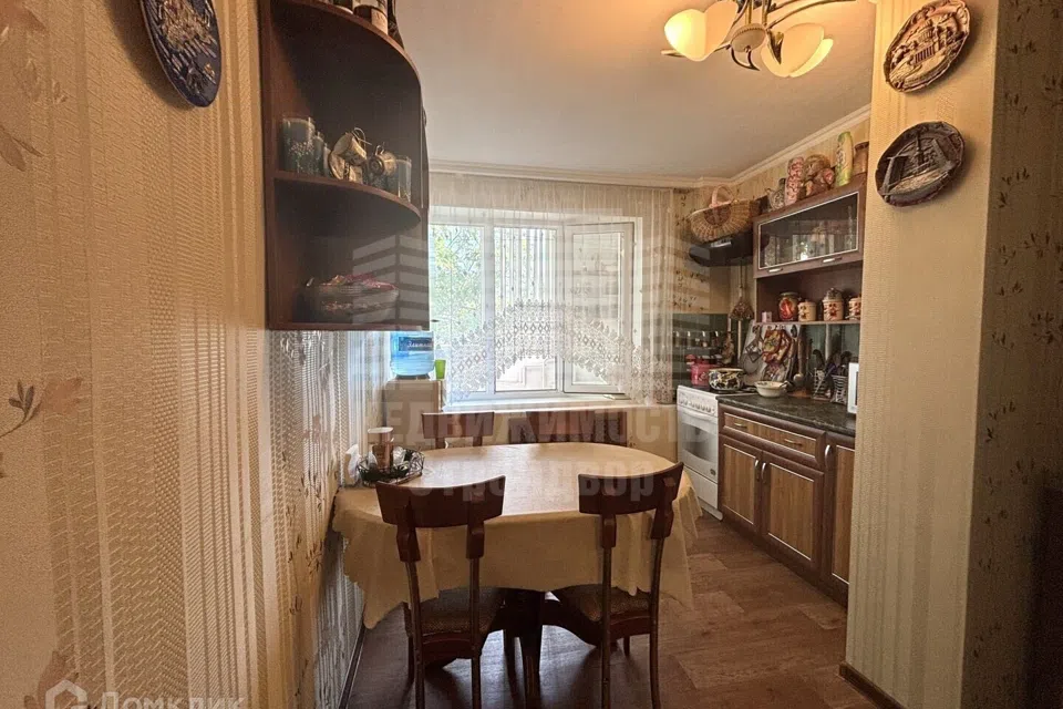 Продаётся 3-комнатная квартира, 57.9 м²