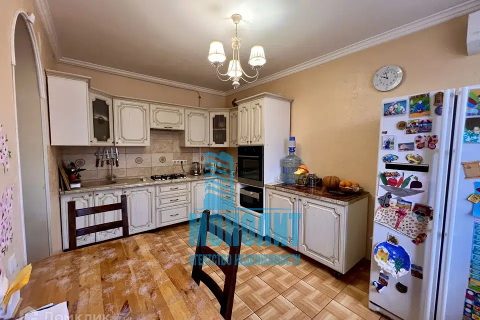 Продаётся 2-этажный дом, 175 м²