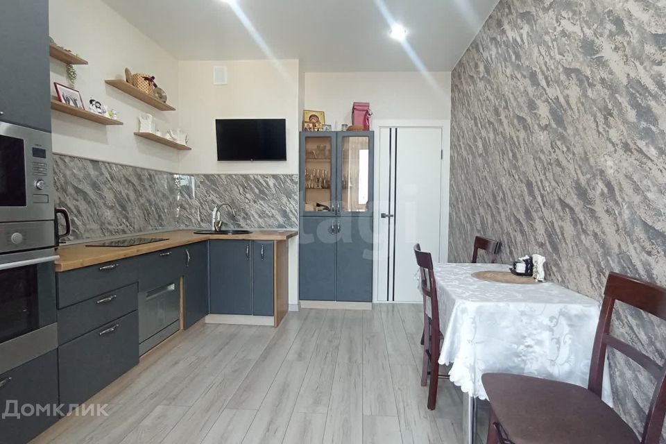 Продаётся 1-комнатная квартира, 53 м²