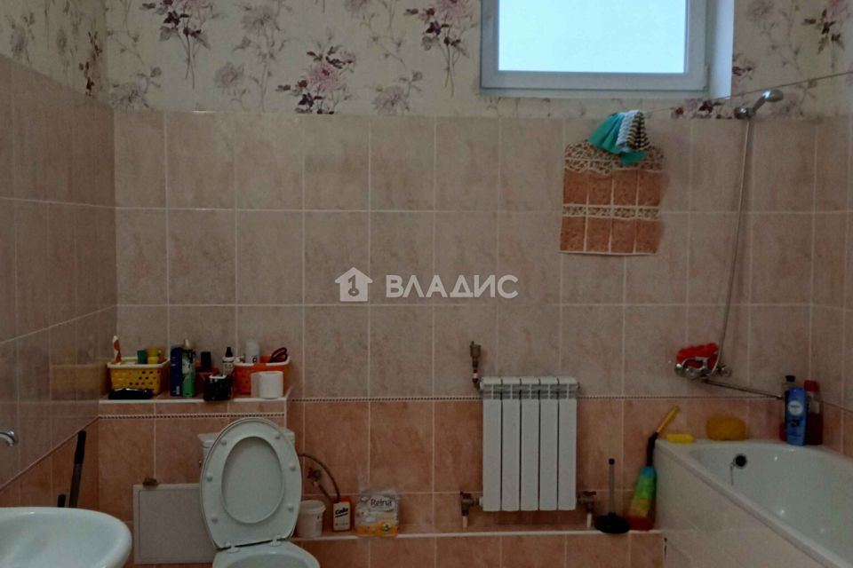 Продаётся 4-этажный дом, 400 м²