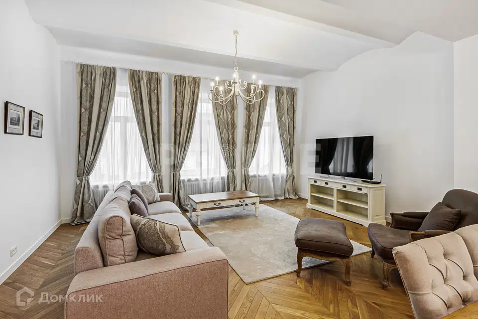 Продаётся 2-комнатная квартира, 125 м²