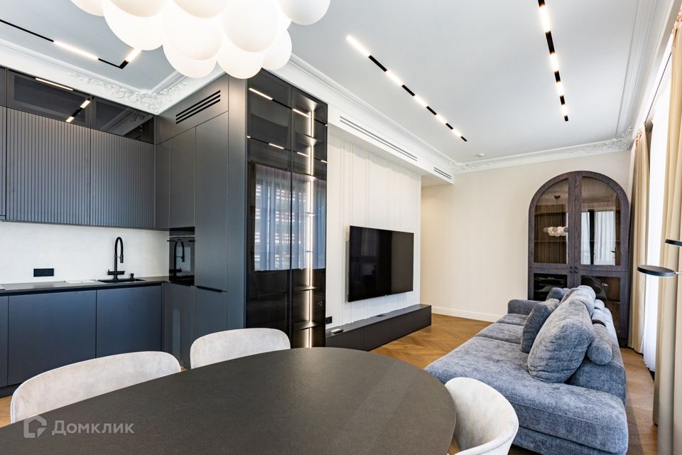 Сдаётся 2-комнатная квартира, 77 м²