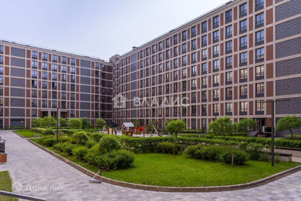 Продаётся 4-комнатная квартира, 132 м²