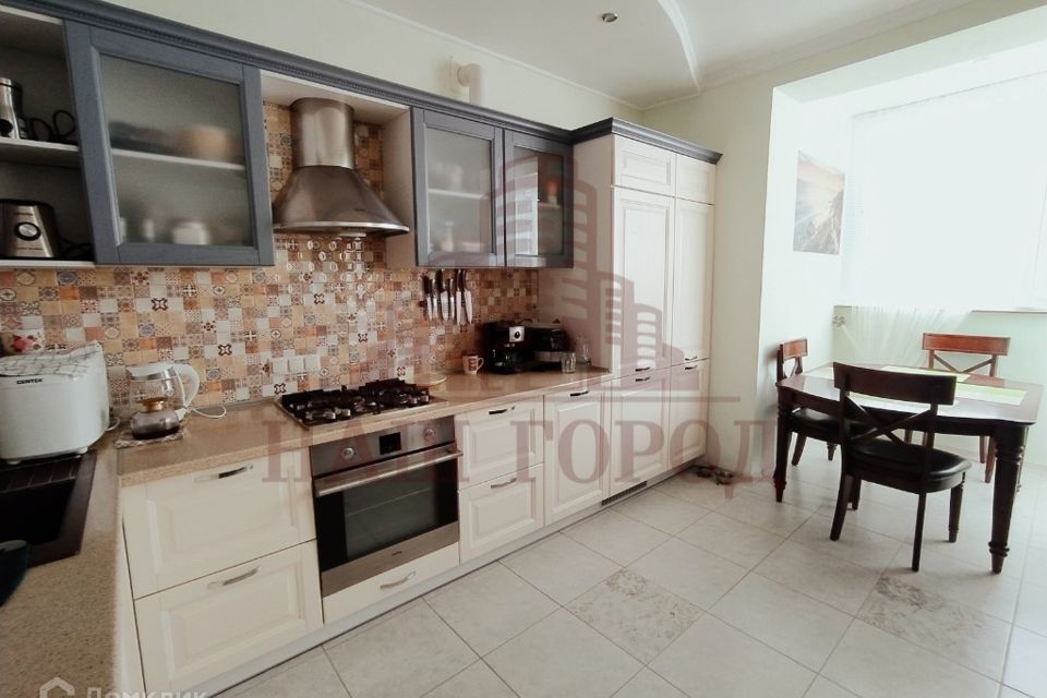 Продаётся 2-комнатная квартира, 76 м²