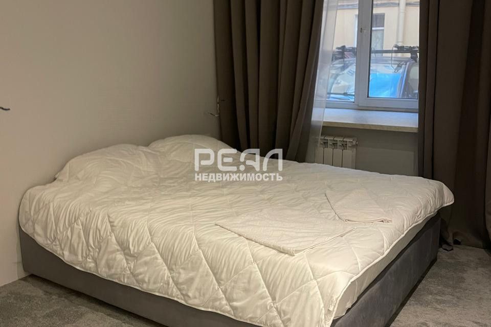 Продаётся 3-комнатная квартира, 105 м²