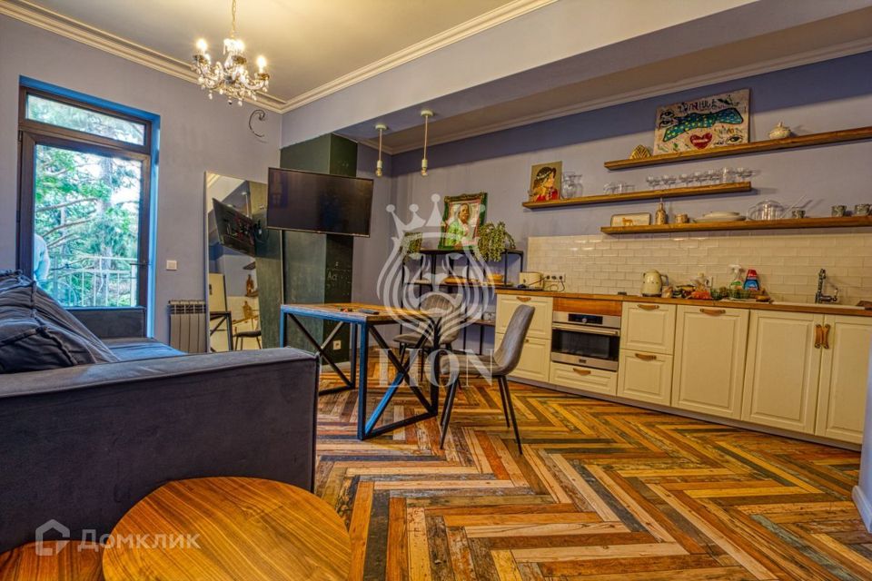 Продаётся 1-комнатная квартира, 50 м²