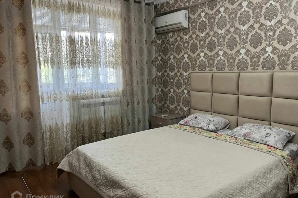 Сдаётся 1-комнатная квартира, 55 м²