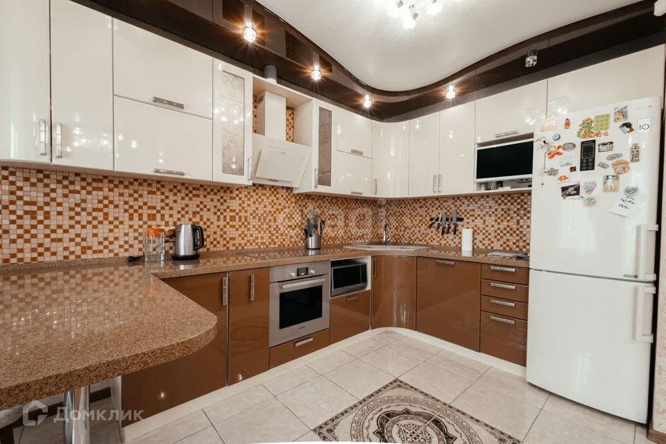 Продаётся 5-комнатная квартира, 109.7 м²