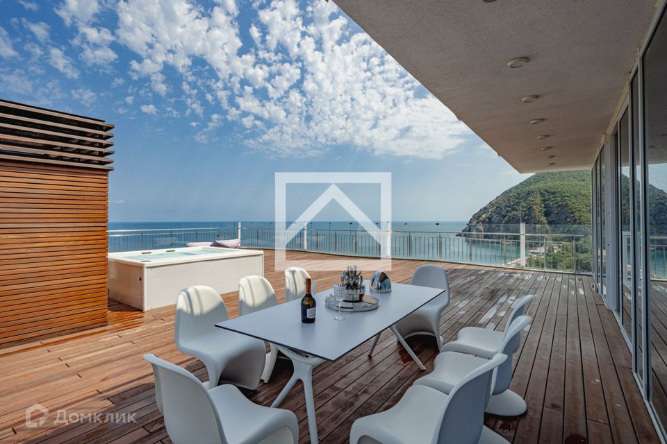 Продаётся 5-комнатная квартира, 295 м²