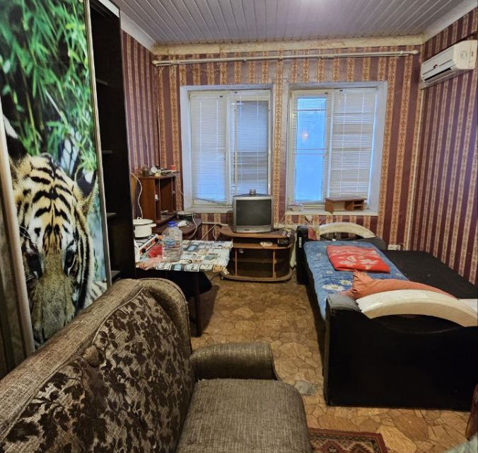 Продаётся комната в 8-комн. квартире, 18.4 м²