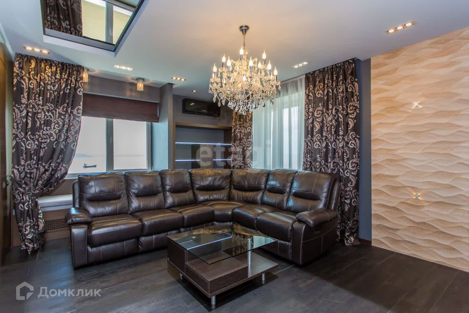 Продаётся 3-комнатная квартира, 104.2 м²