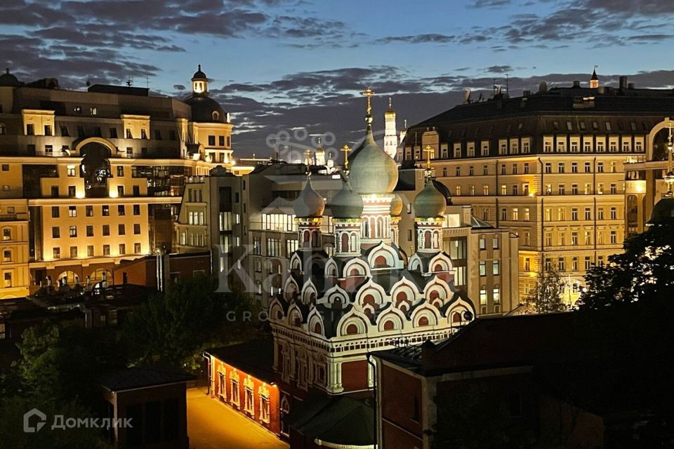 Продаётся 3-комнатная квартира, 159 м²