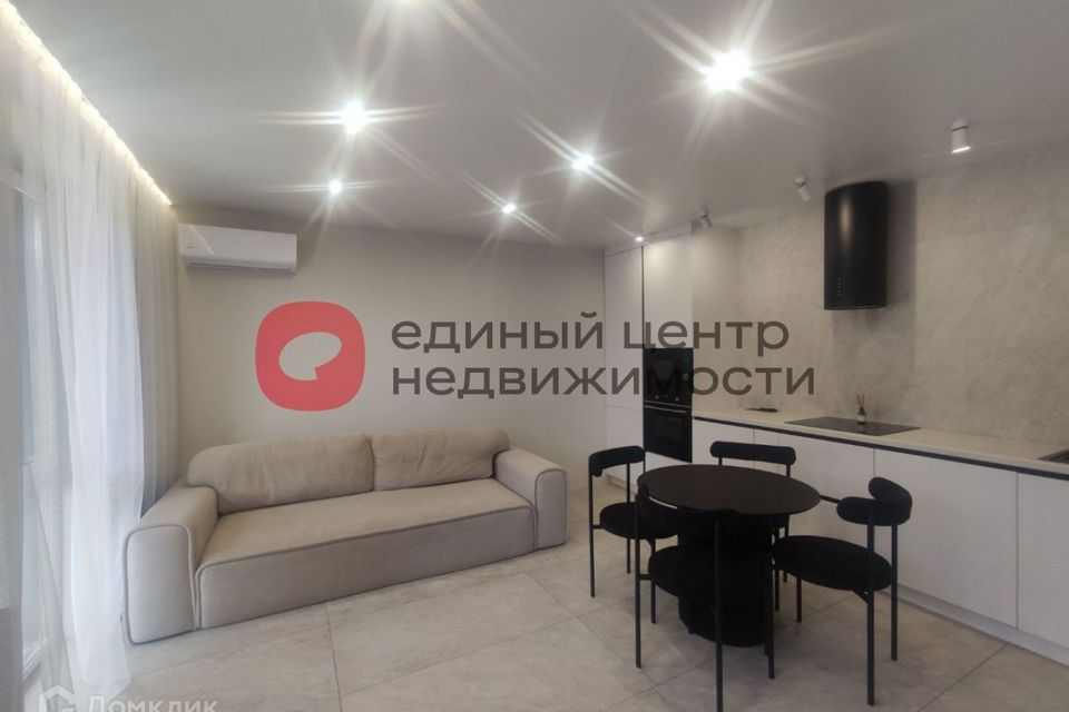 Продаётся 1-комнатная квартира, 42.4 м²