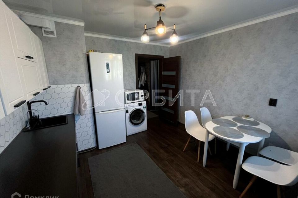Продаётся 1-комнатная квартира, 41.7 м²