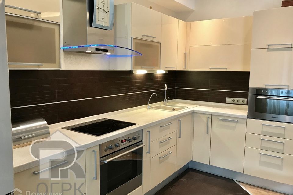 Продаётся 3-комнатная квартира, 90 м²