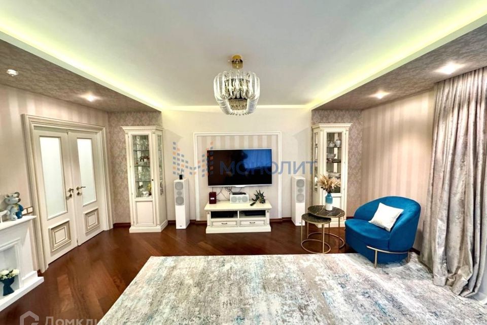 Продаётся 4-комнатная квартира, 140.6 м²