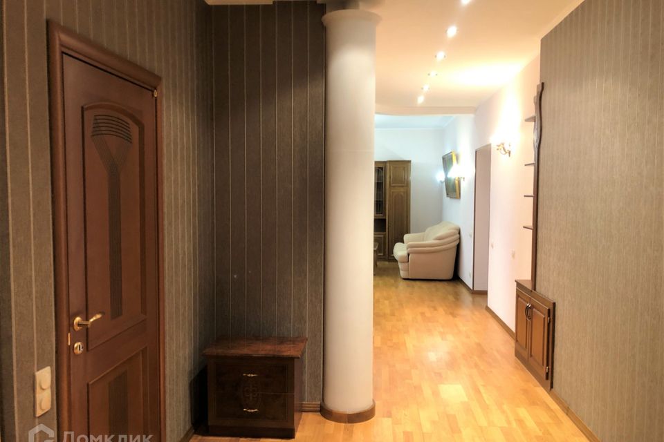 Продаётся 3-комнатная квартира, 115.4 м²