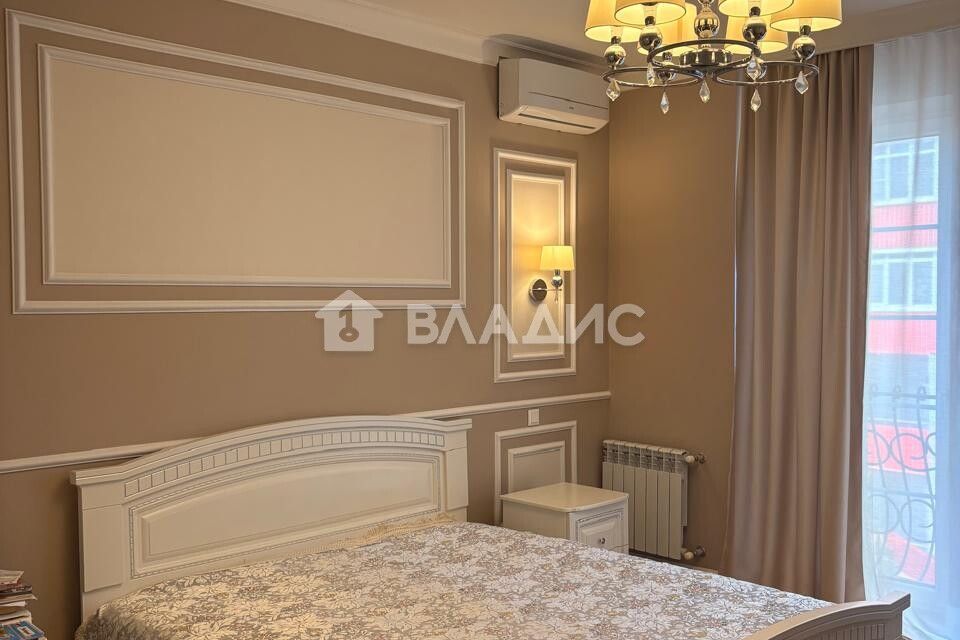 Продаётся 3-комнатная квартира, 107.6 м²