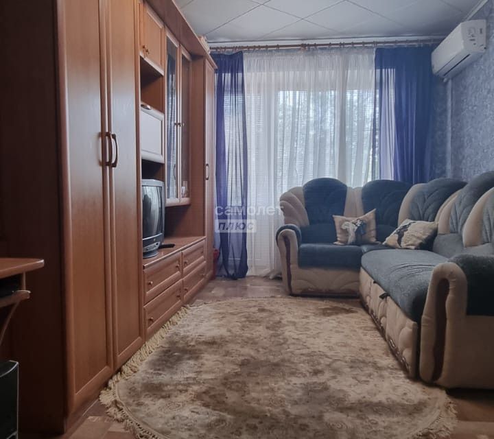 Продаётся 3-комнатная квартира, 48.6 м²
