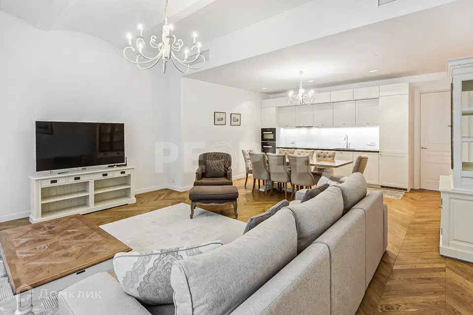 Продаётся 2-комнатная квартира, 125 м²