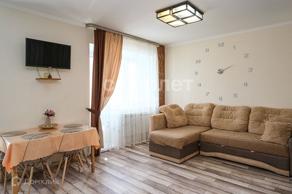 Продаётся 1-комнатная квартира, 42.3 м²