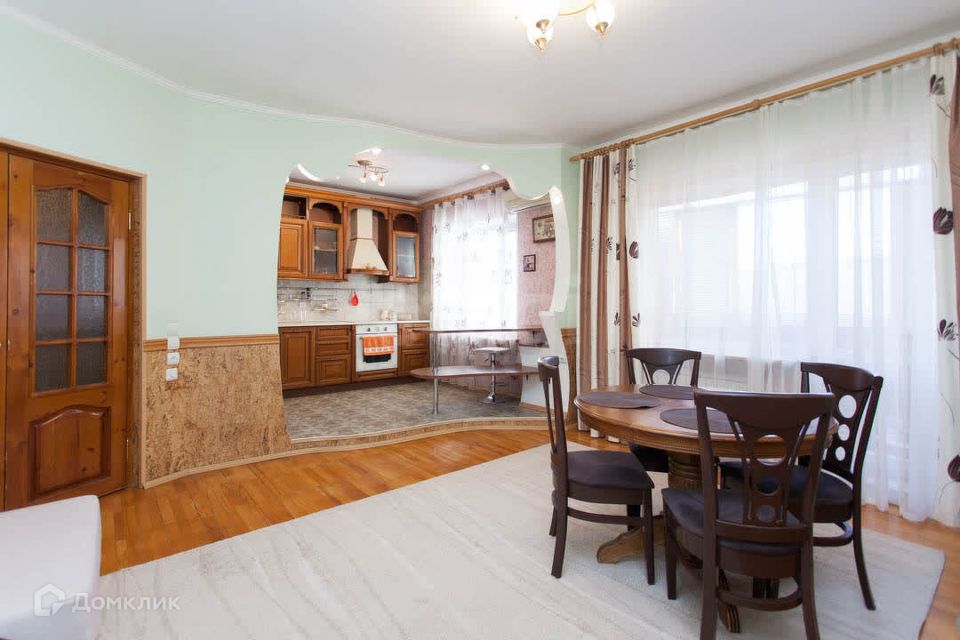 Продаётся 3-комнатная квартира, 70.1 м²