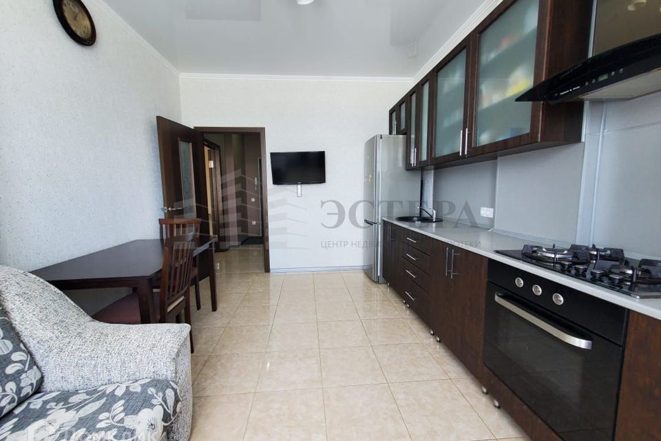 Продаётся 1-комнатная квартира, 42.3 м²