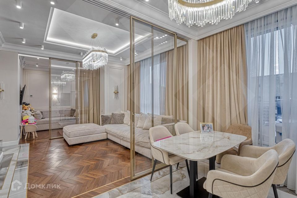 Продаётся 4-комнатная квартира, 115 м²