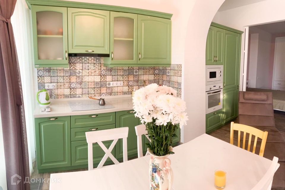 Продаётся 3-комнатная квартира, 102 м²