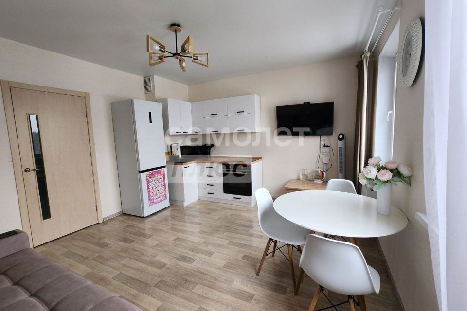 Продаётся 2-комнатная квартира, 60.7 м²