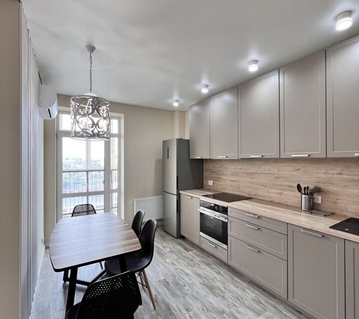 Продаётся 1-комнатная квартира, 55 м²