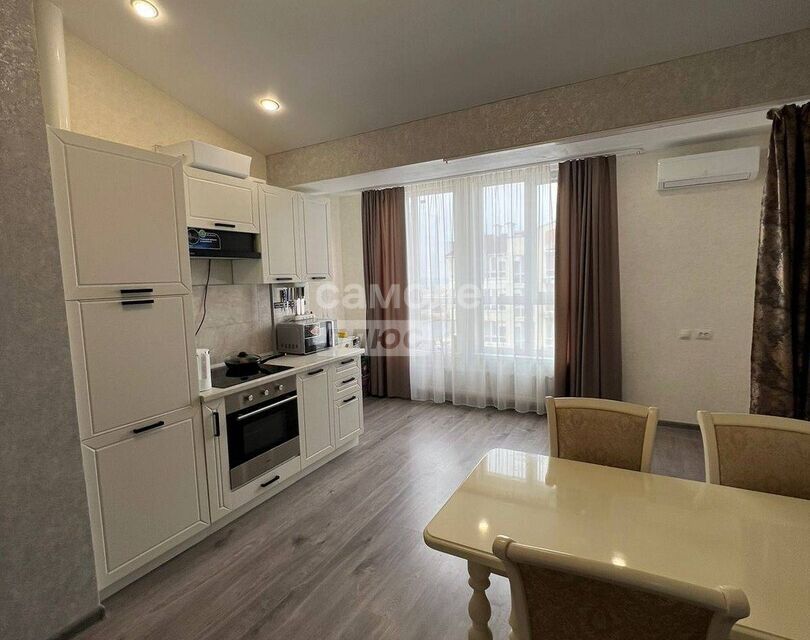 Продаётся 2-комнатная квартира, 100 м²
