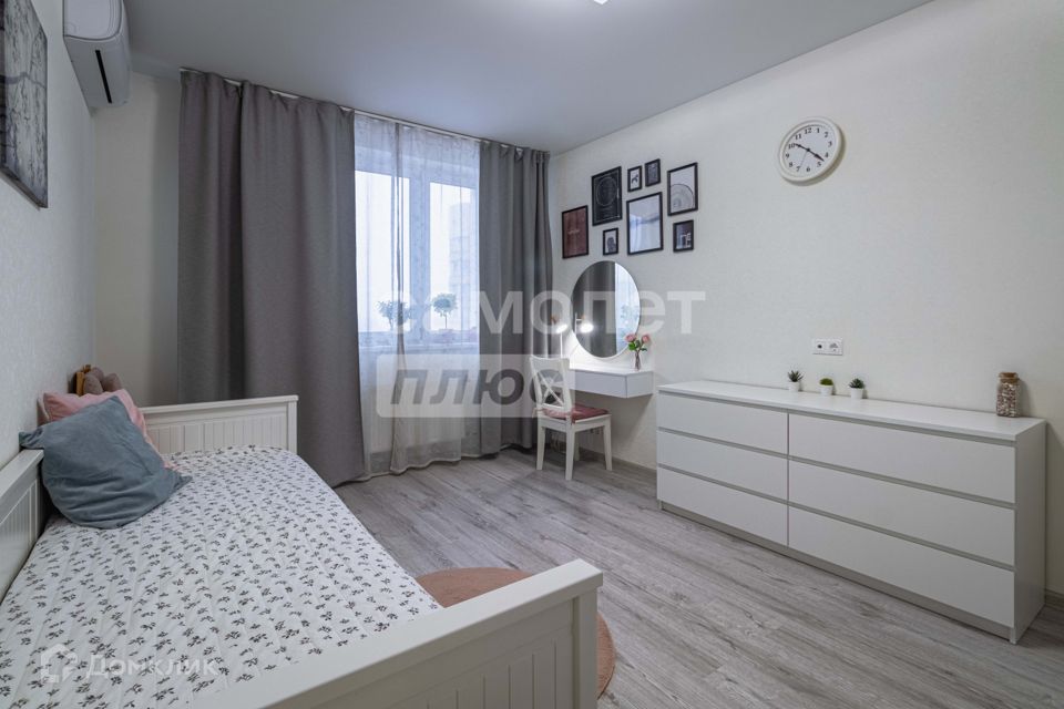 Продаётся 2-комнатная квартира, 70.4 м²