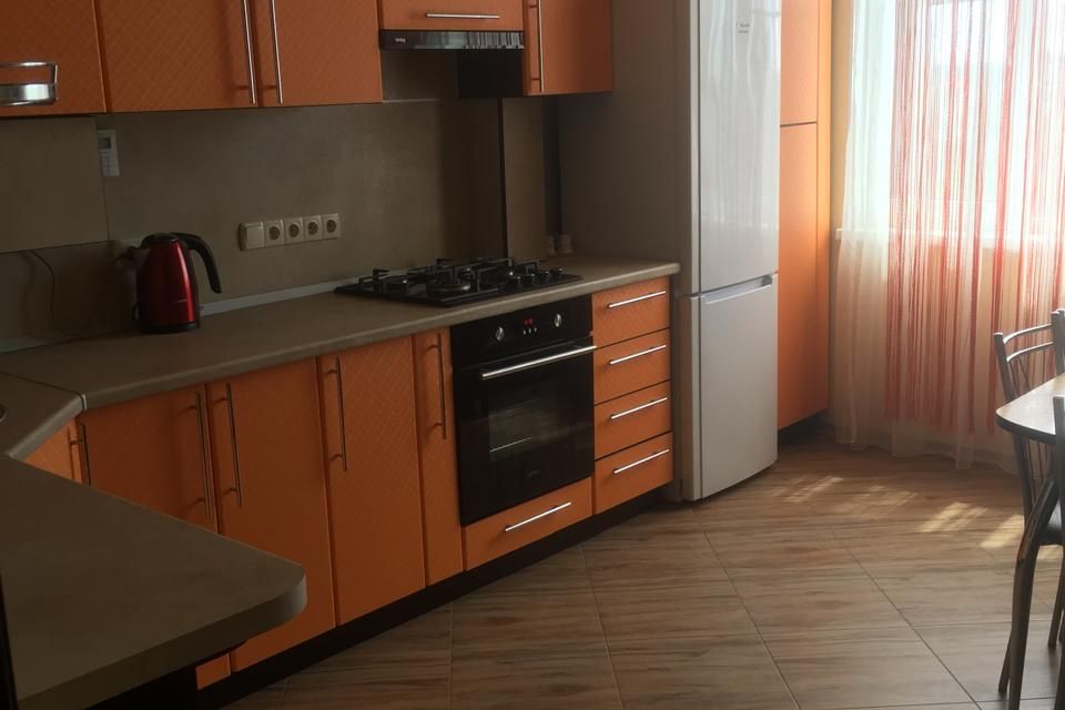 Сдаётся 1-комнатная квартира, 42 м²