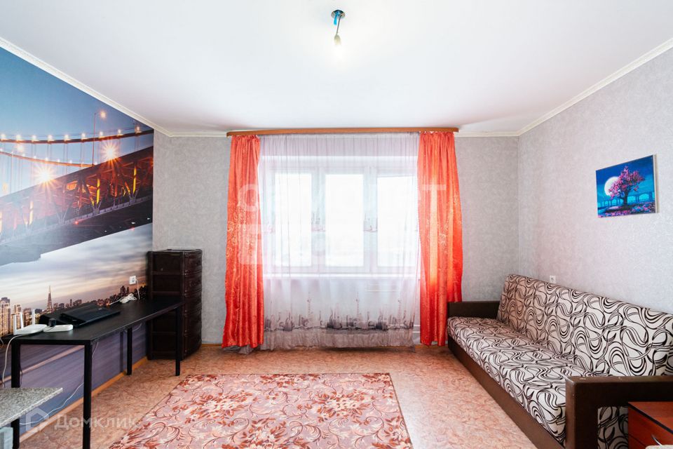 Продаётся 1-комнатная квартира, 43 м²