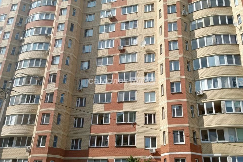 Продаётся 2-комнатная квартира, 66.7 м²