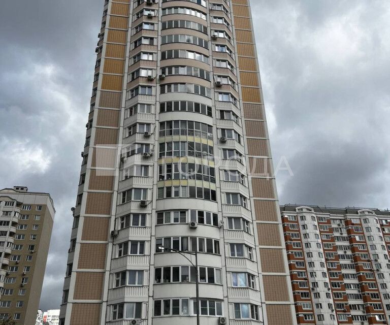 Продаётся 2-комнатная квартира, 57.5 м²