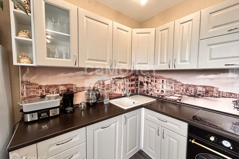 Продаётся 2-комнатная квартира, 63.8 м²