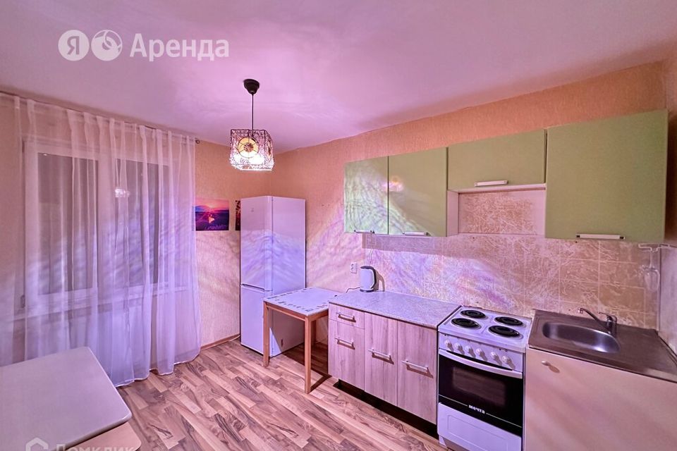 Сдаётся 2-комнатная квартира, 82 м²