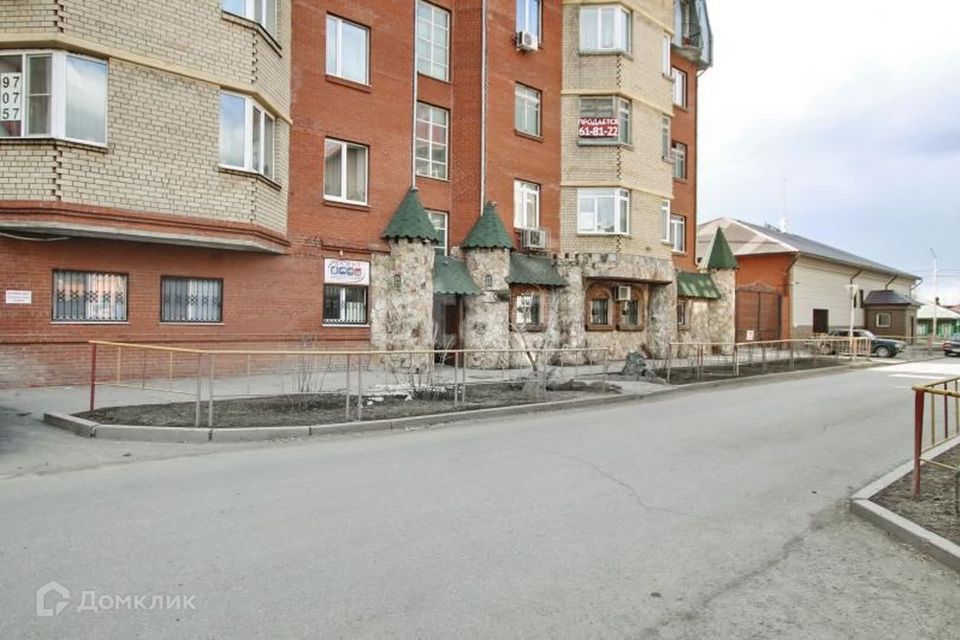 Продаётся 4-комнатная квартира, 138.2 м²