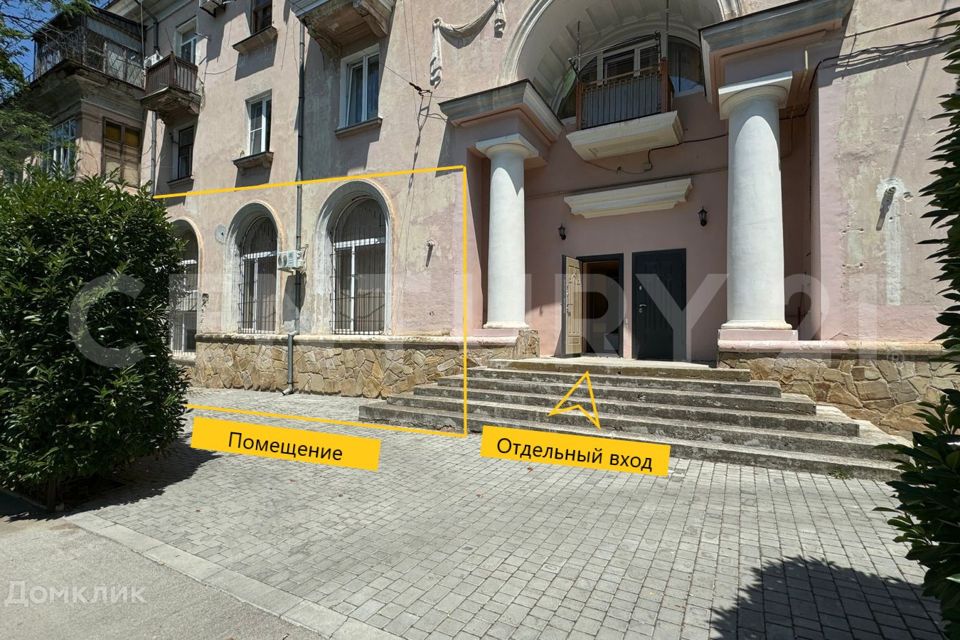 Продаётся 3-комнатная квартира, 102 м²