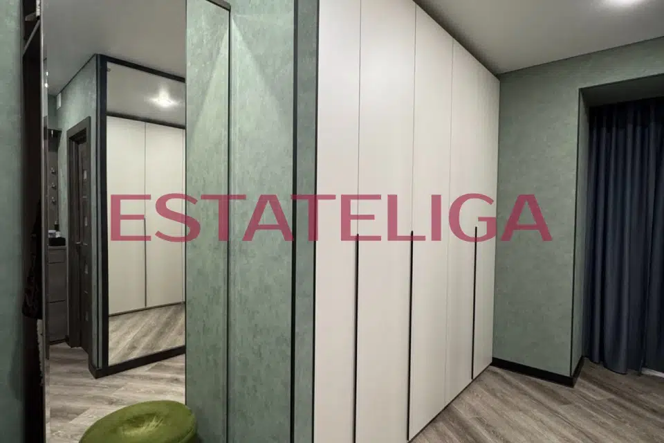 Продаётся 2-комнатная квартира, 95 м²