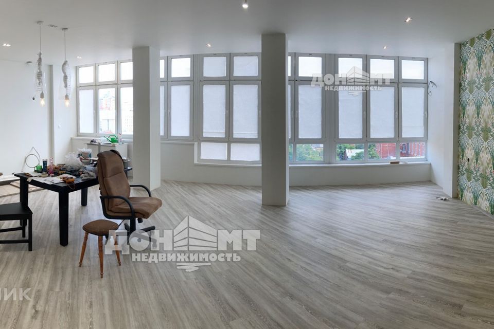 Продаётся 4-комнатная квартира, 148.6 м²