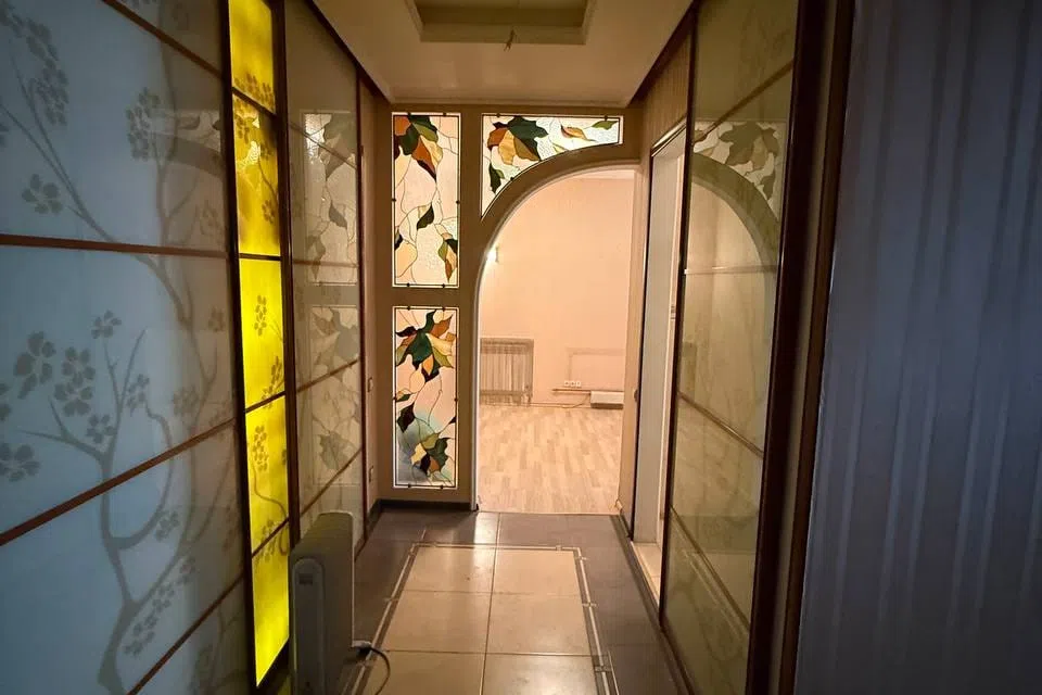 Продаётся 3-комнатная квартира, 146 м²