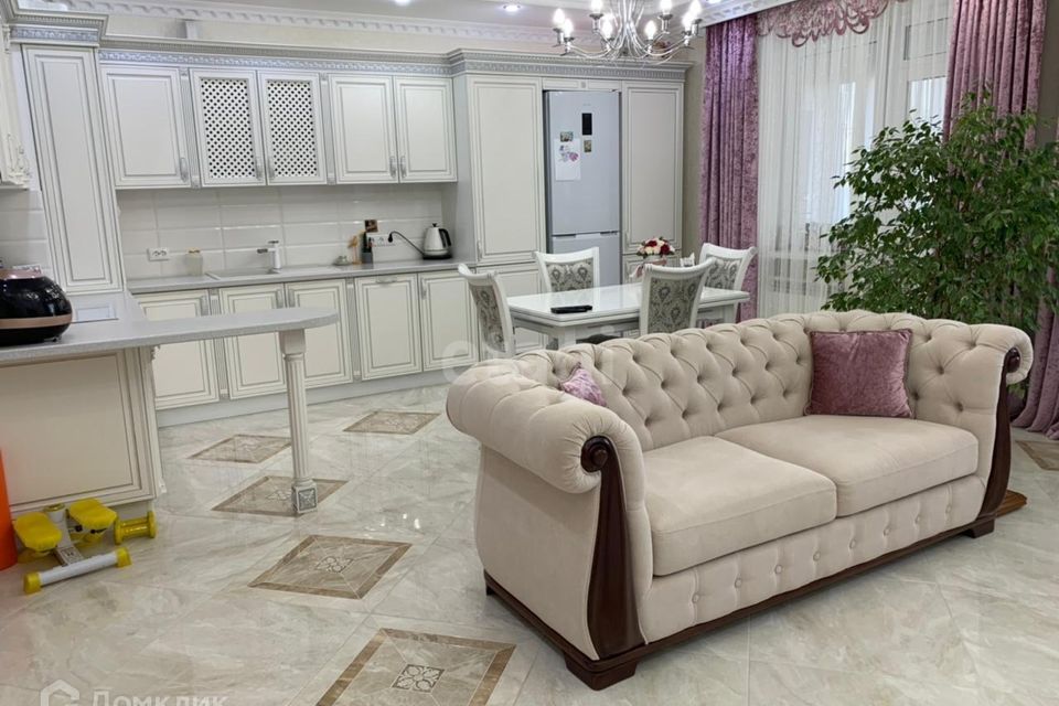 Продаётся 2-комнатная квартира, 65.9 м²