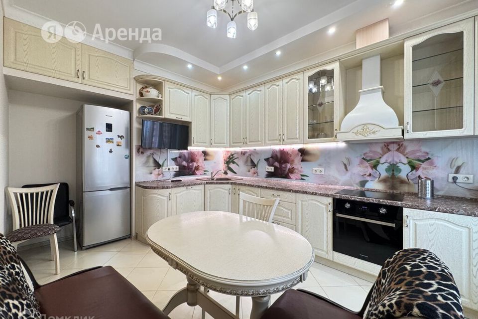 Сдаётся 2-комнатная квартира, 66 м²