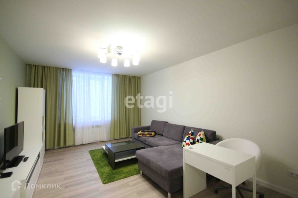 Сдаётся 2-комнатная квартира, 75 м²