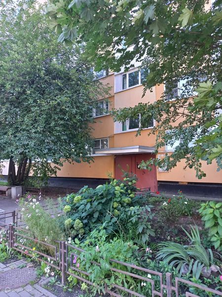 Продаётся 2 комнаты в 3-комн. квартире, 31.6 м²